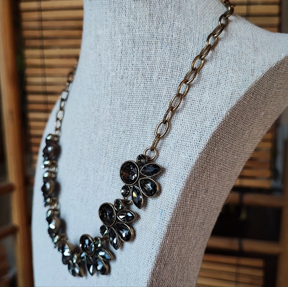 Stella and Ruby Dark Smoke Charcoal Stones Bezel Set Statement Necklace EUC - Picture 2 of 9